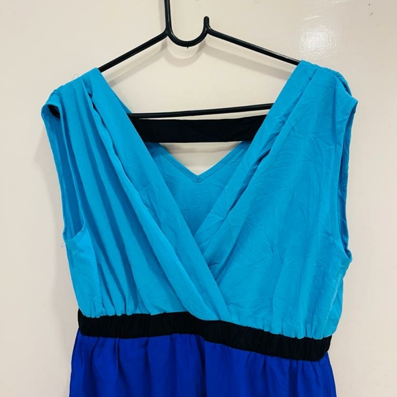 Blue top - Picture 8 of 13